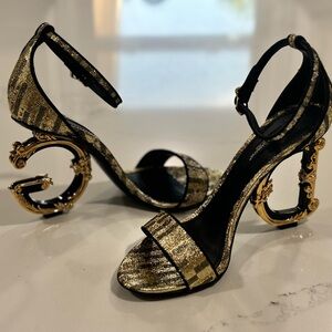 DG black/gold heels. Only worn once, they come in their original DG box. Size:36